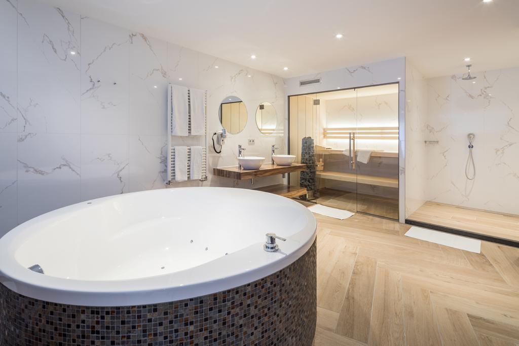 וירינגרוורף Van Der Valk Hotel Wieringermeer מראה חיצוני תמונה